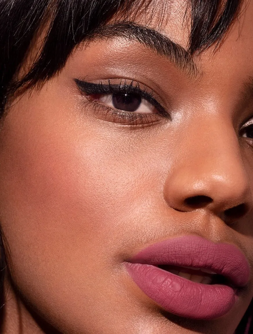 Glow-To Illuminating Blush