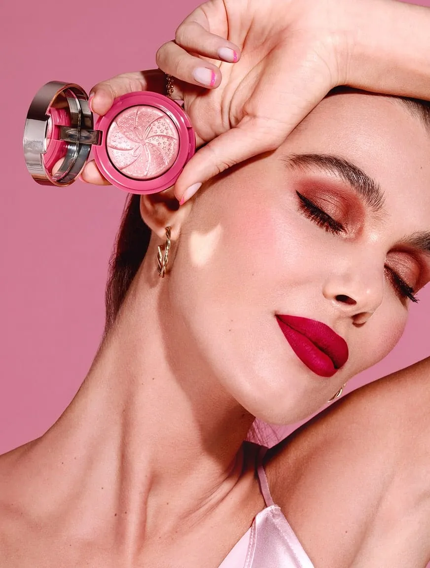 Glow-To Illuminating Blush