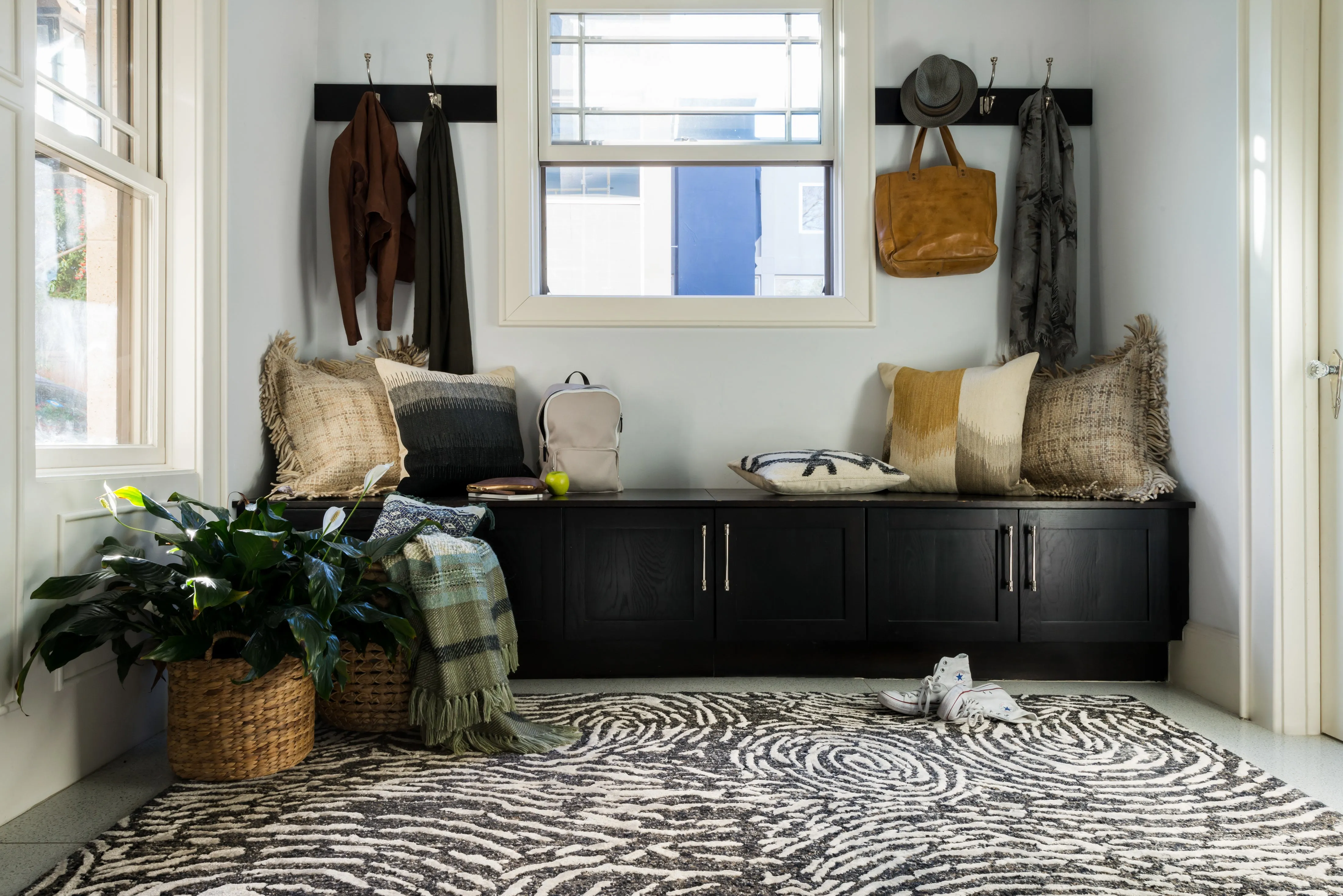 Juneau Rug in Charcoal & Silver